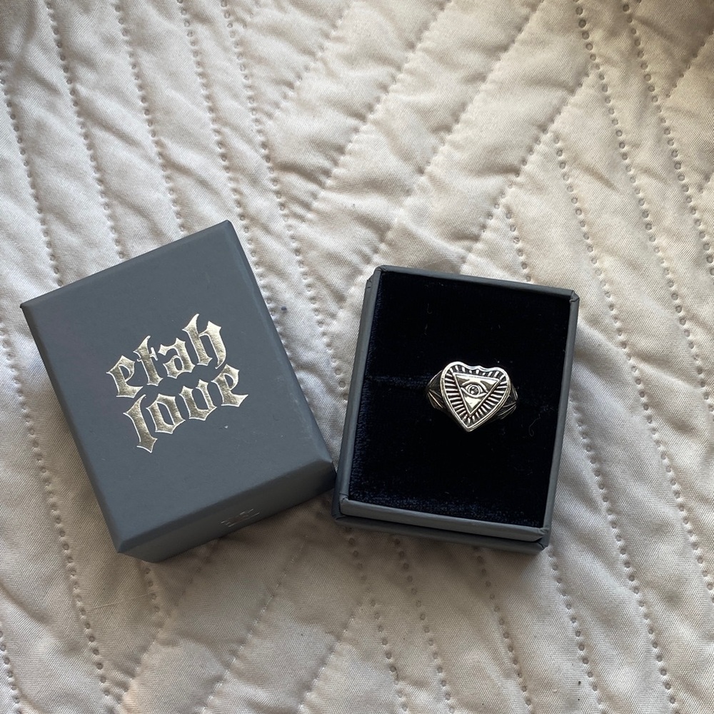 Mystic Silver Heart Ring with Eye Design - Picture 2 of 3